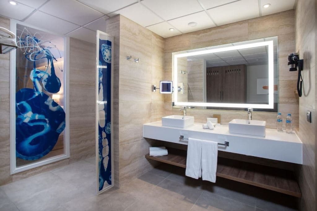 rooms-premium-suite-outdoor-jacuzz
