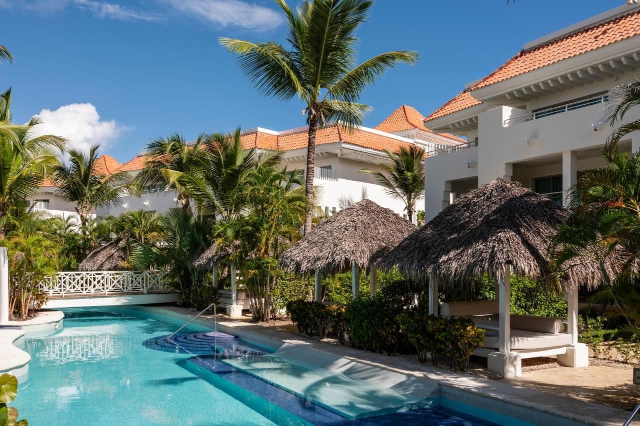 rooms-two-bedroom-master-suite-zel-swimup