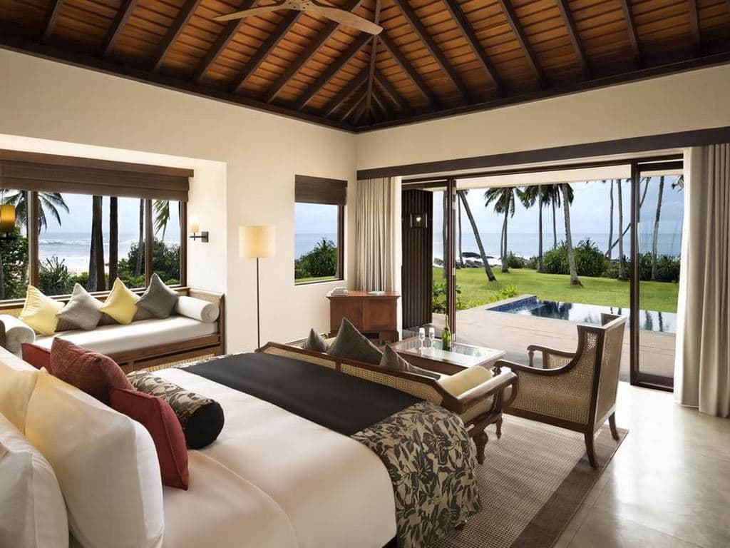 rooms-beach-pool-villa