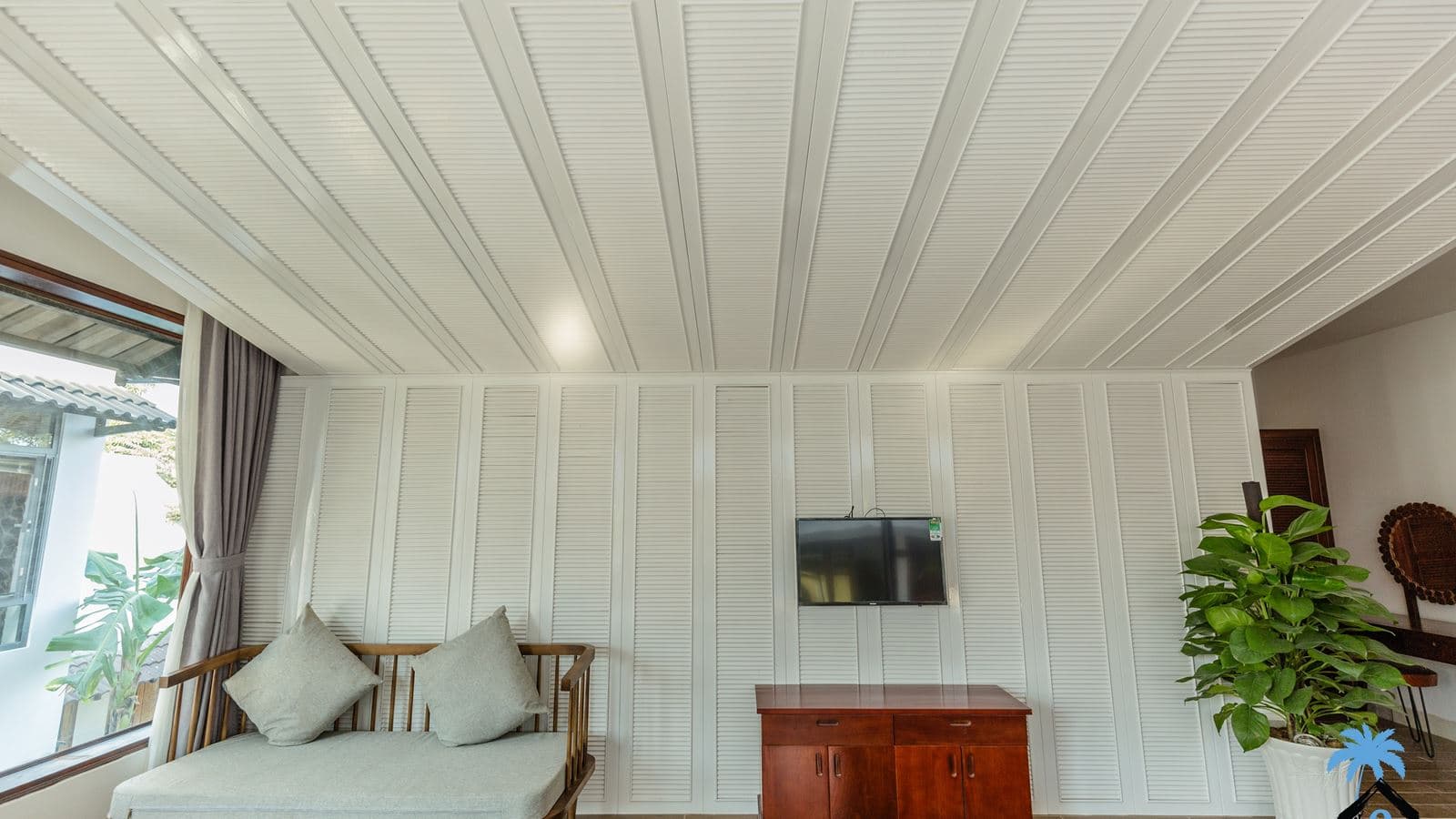 rooms-deluxe-family-room-balcony