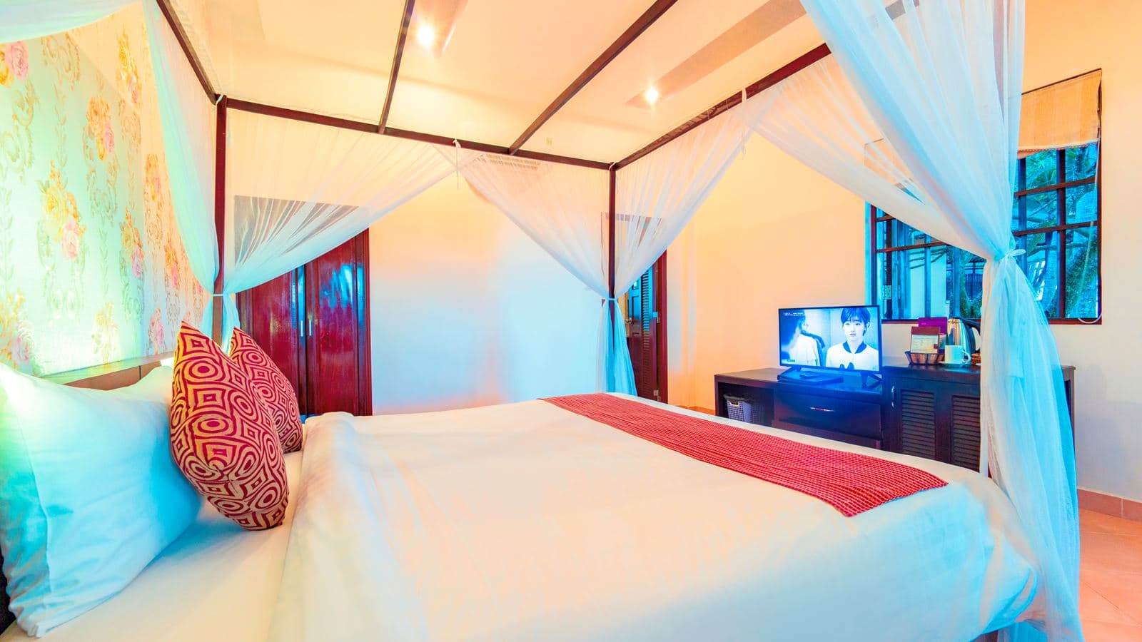 rooms-bungalow-beachfront-with-terrace-seaview