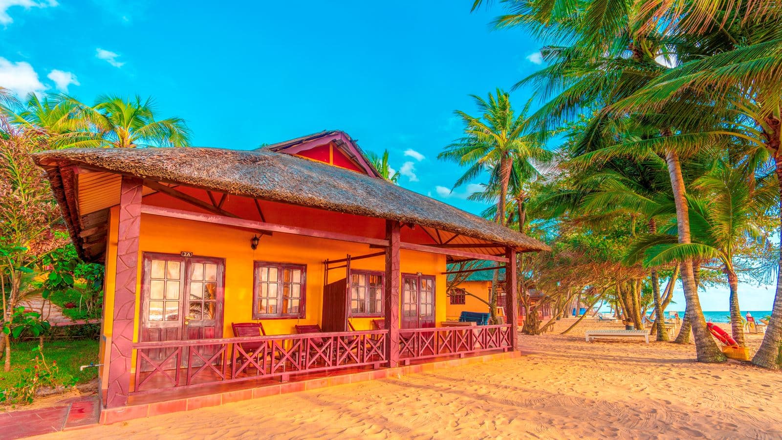 rooms-bungalow-beachfront-with-terrace-seaview