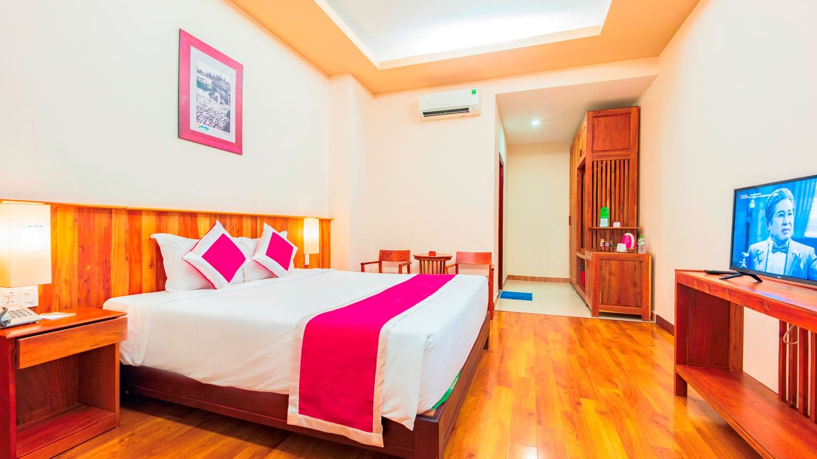 rooms-room-deluxe-with-balcony-gardenview