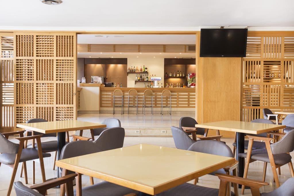 bars-main-bar