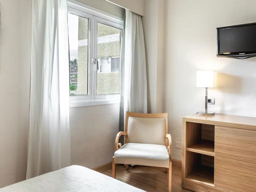 rooms-single-room