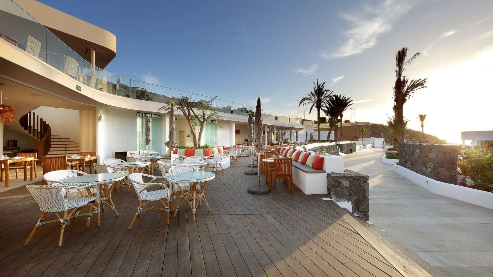 bars-the-beach-club
