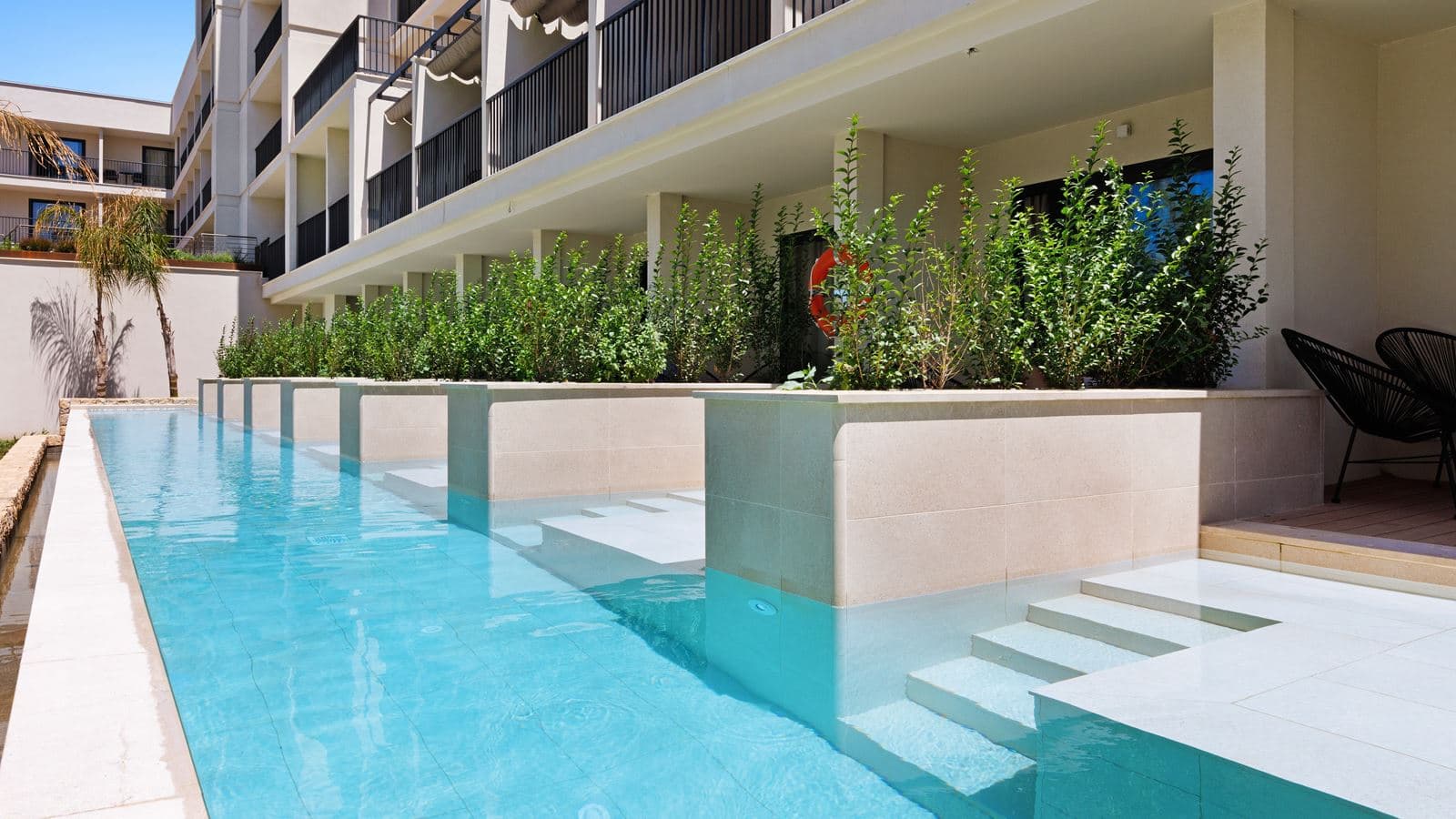 rooms-swim-up
