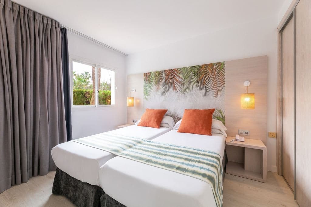 rooms-one-bedroom-apartment-palm-garden--annex-building--balcony-or-terrace