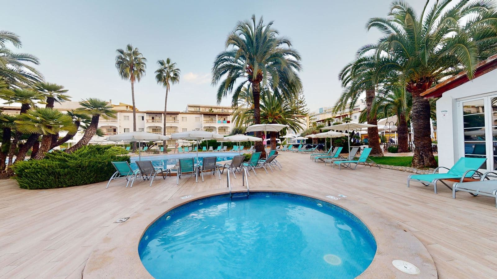 pools-outdoor-pool