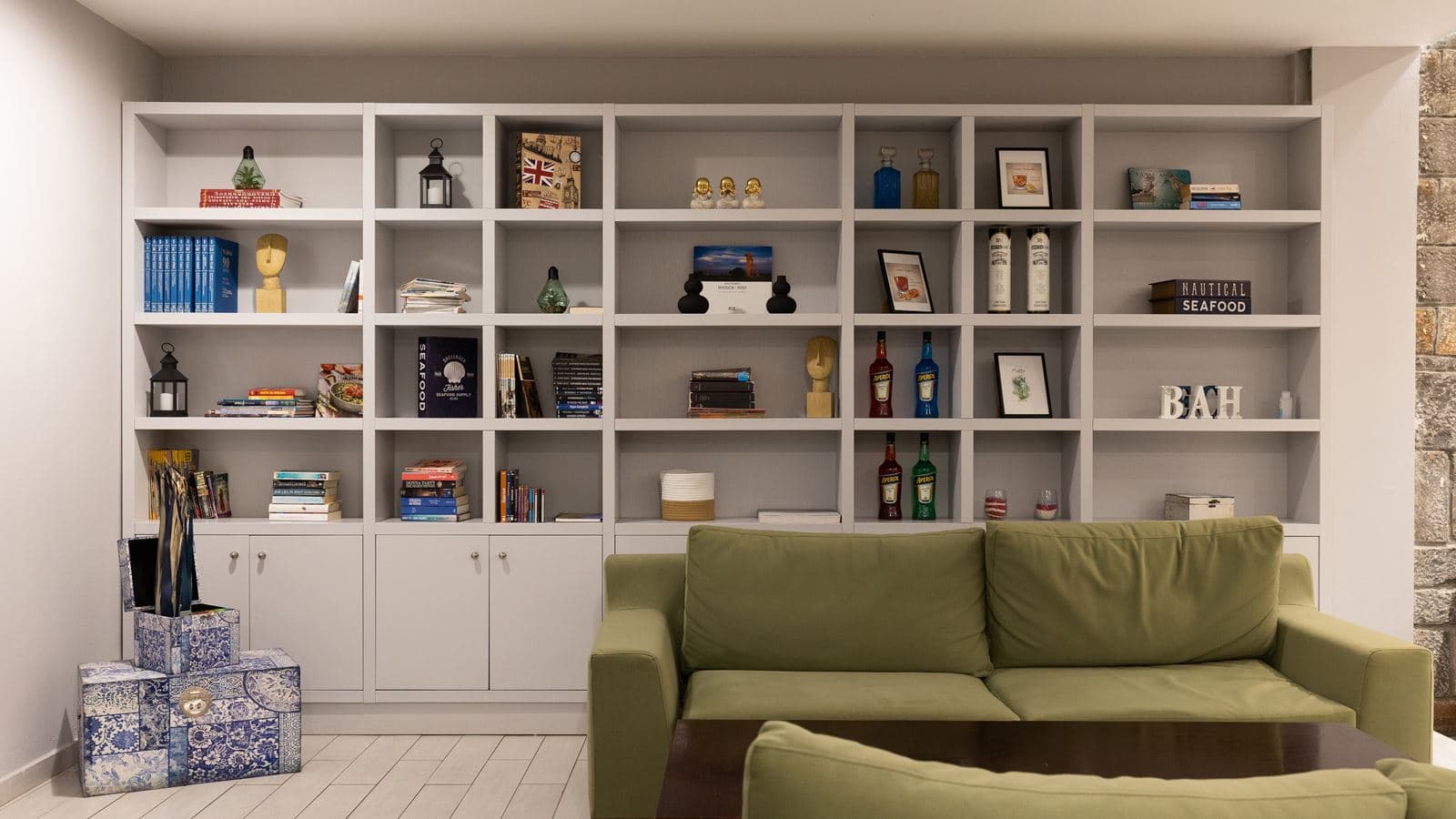 bars-main-bar