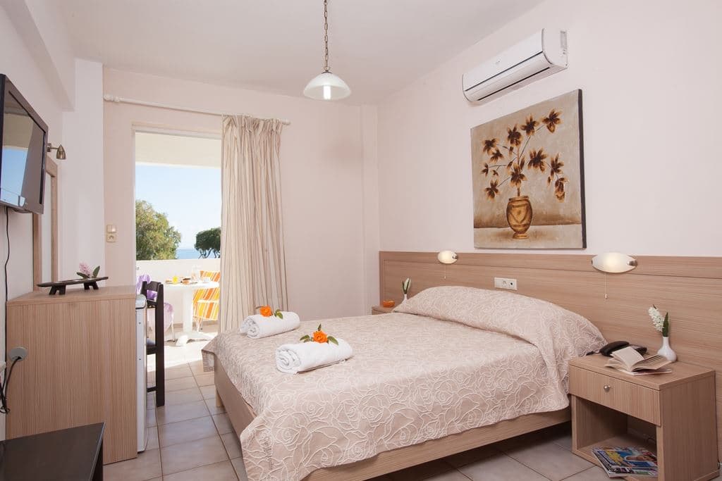 rooms-room-double-balcony-or-terrace