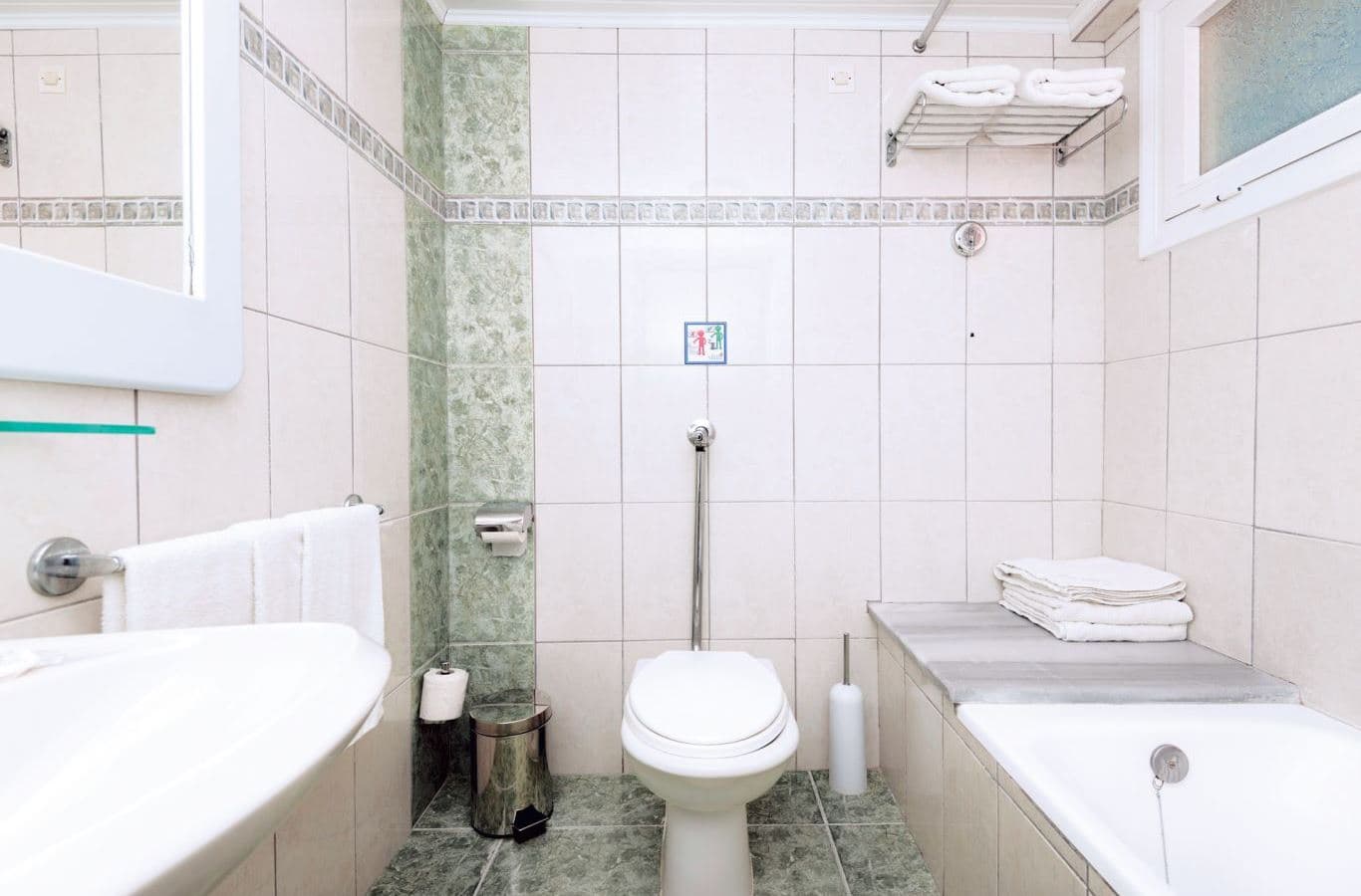 rooms-family-room