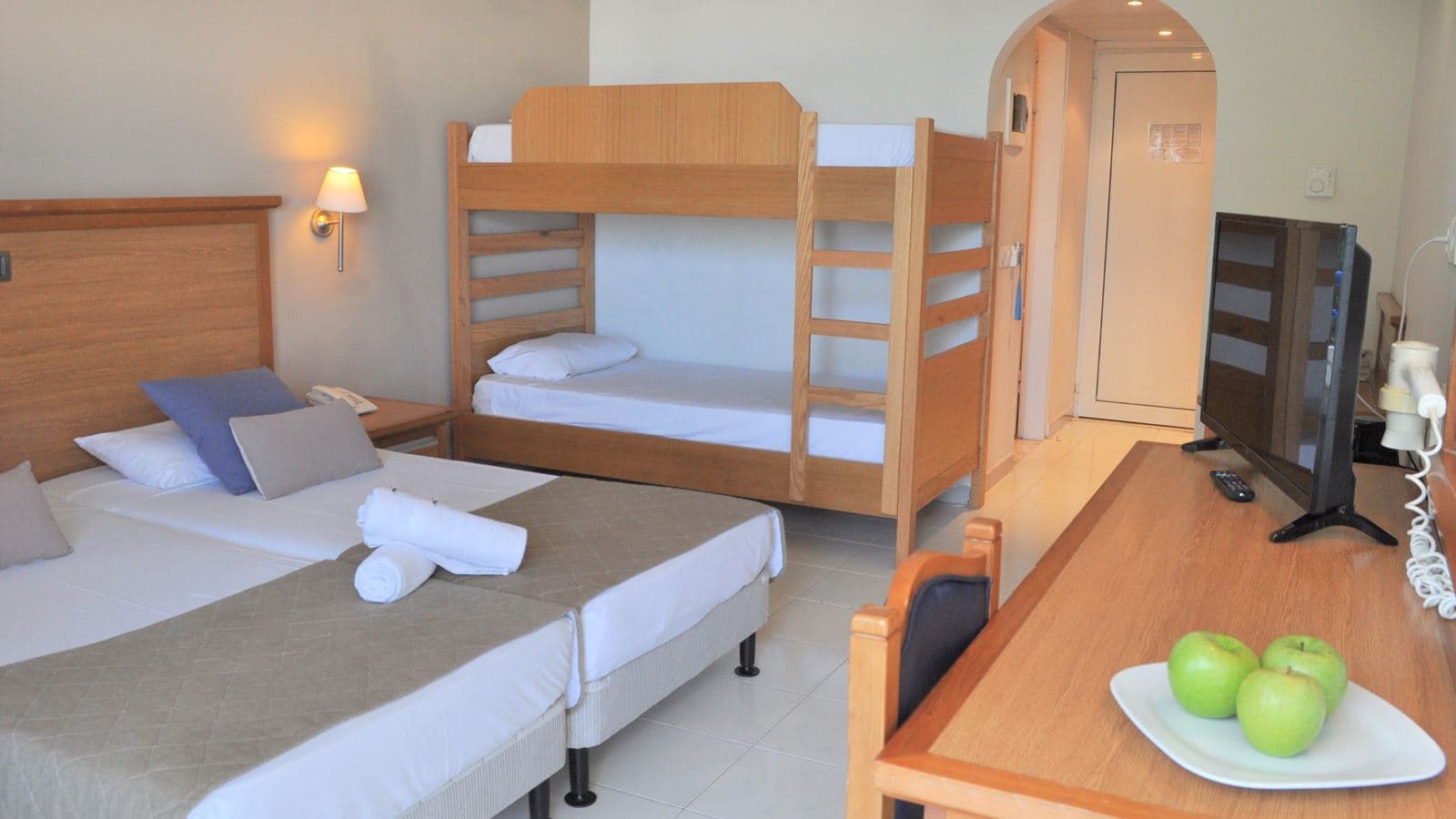 rooms-family-bunkbed-room