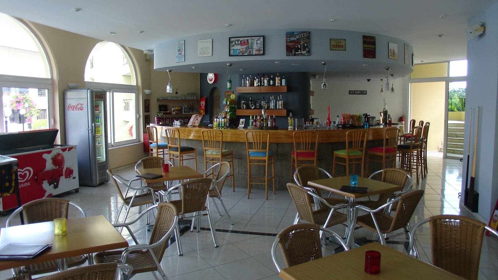 bars-main-bar