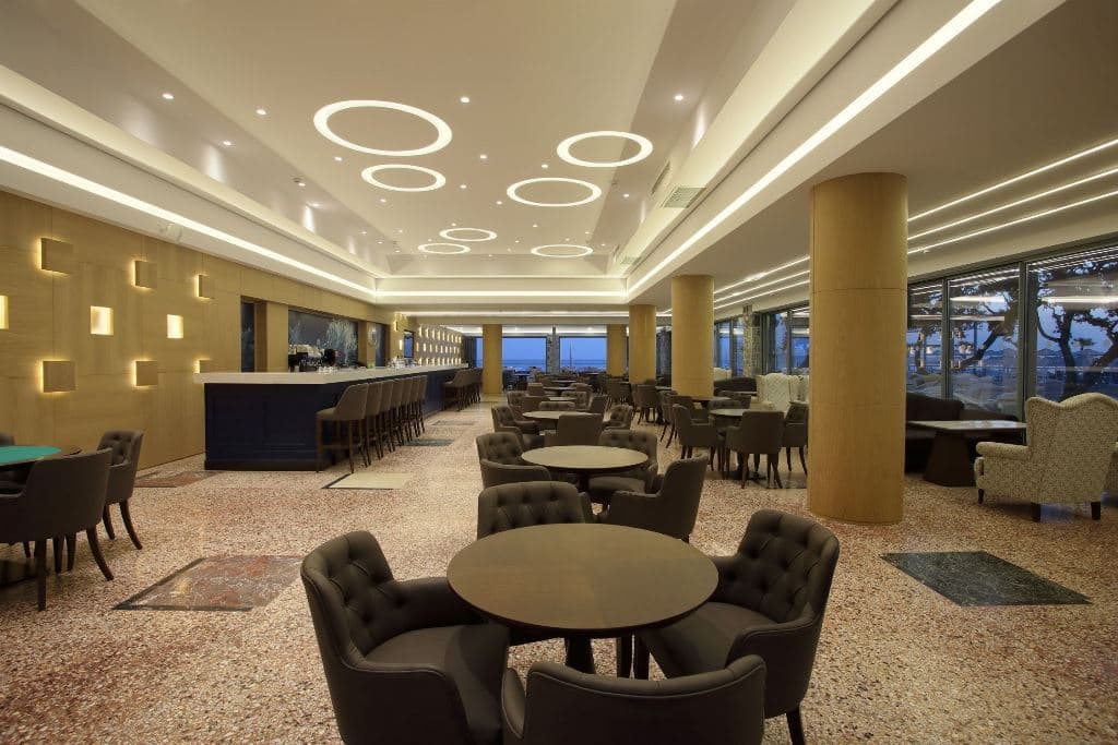 bars-main-bar