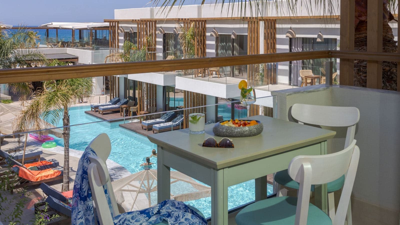 rooms-double-superior-studio-balcony-or-terrace