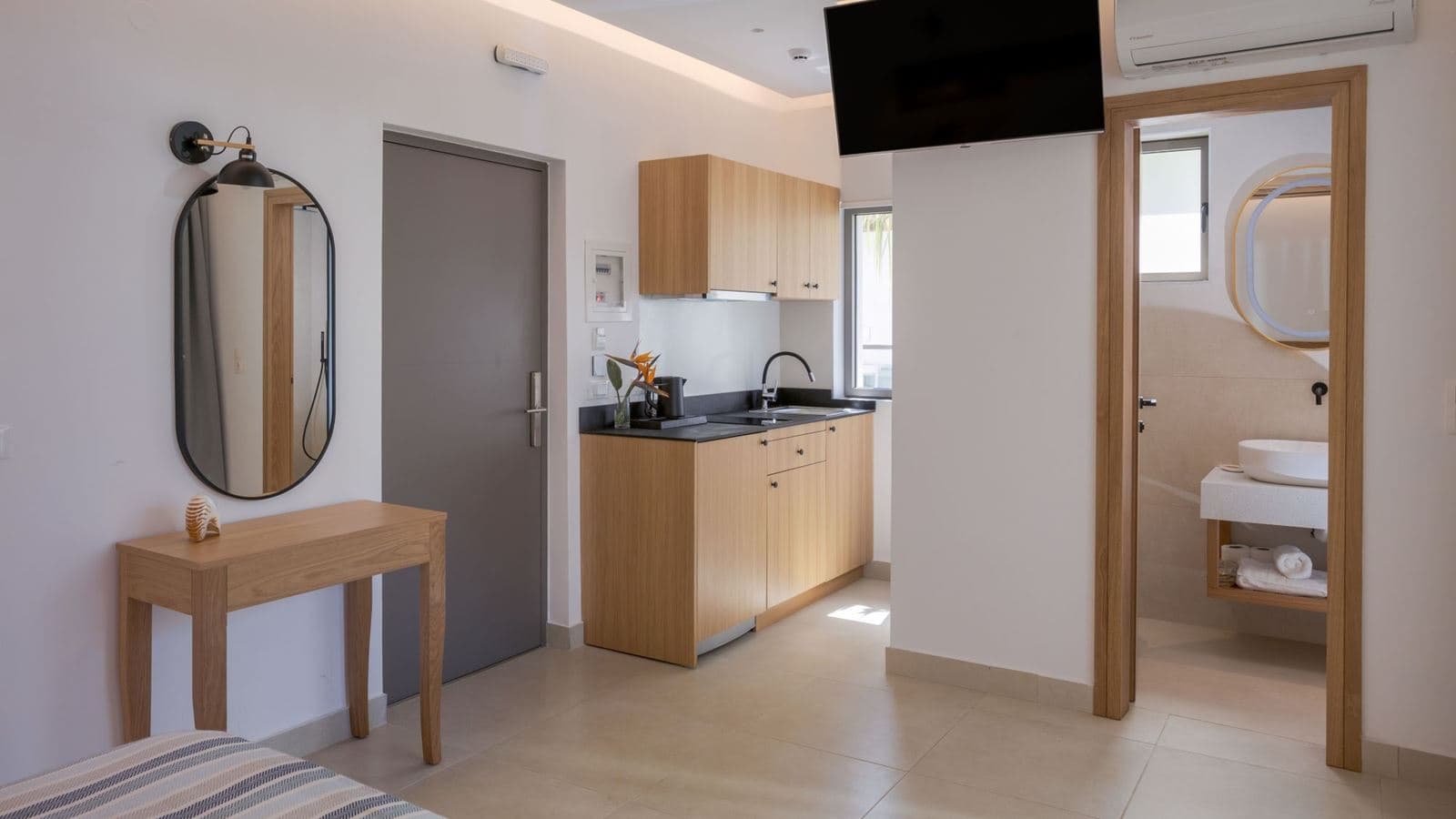 rooms-double-superior-studio-balcony-or-terrace