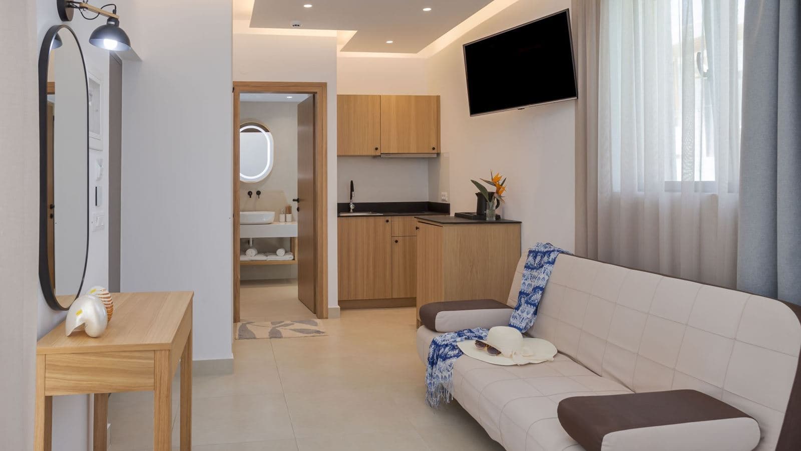 rooms-triple-superior-studio-balcony-or-terrace