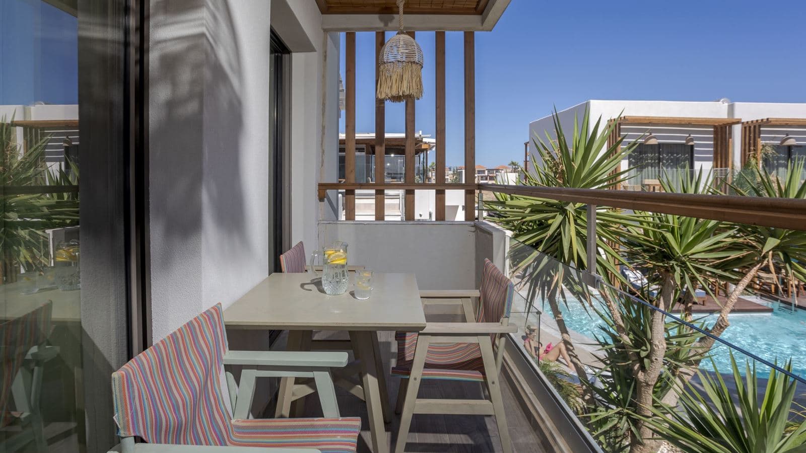 rooms-quadruple-superior-apartment-balcony-or-terrace