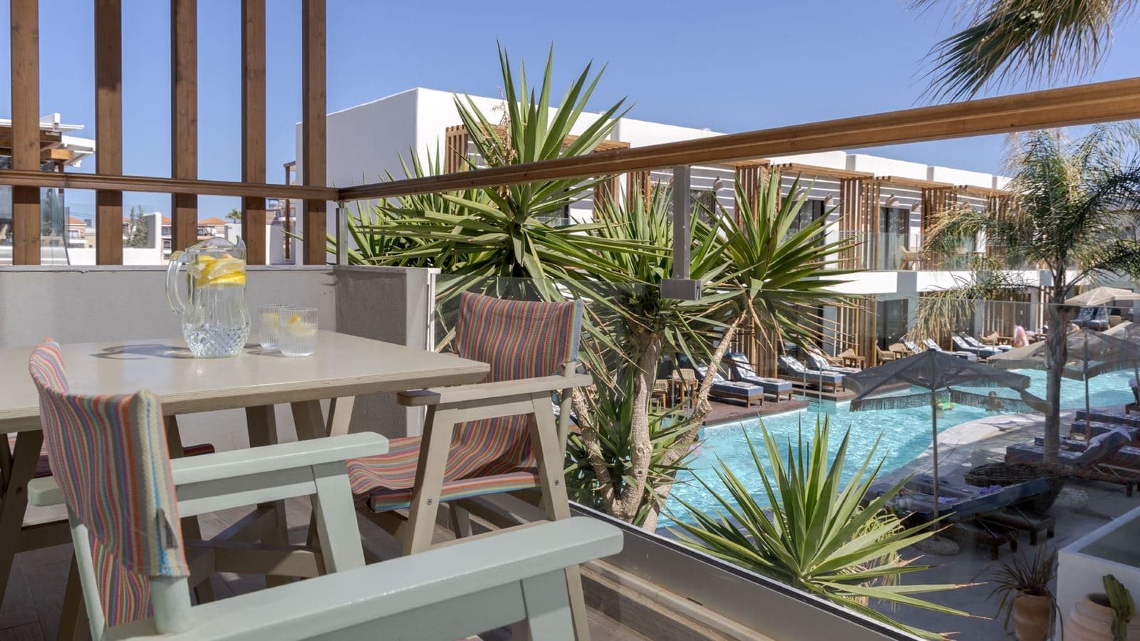 rooms-quadruple-superior-apartment-balcony-or-terrace