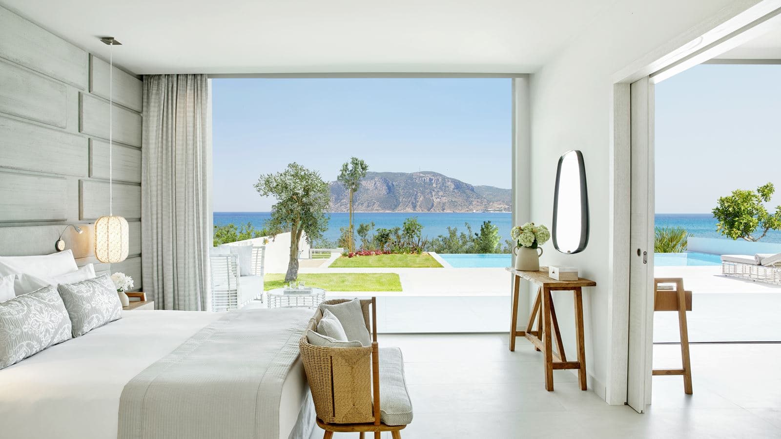 rooms-deluxe-2-bedroom-bungalow-suite-sea-view-with-private-pool