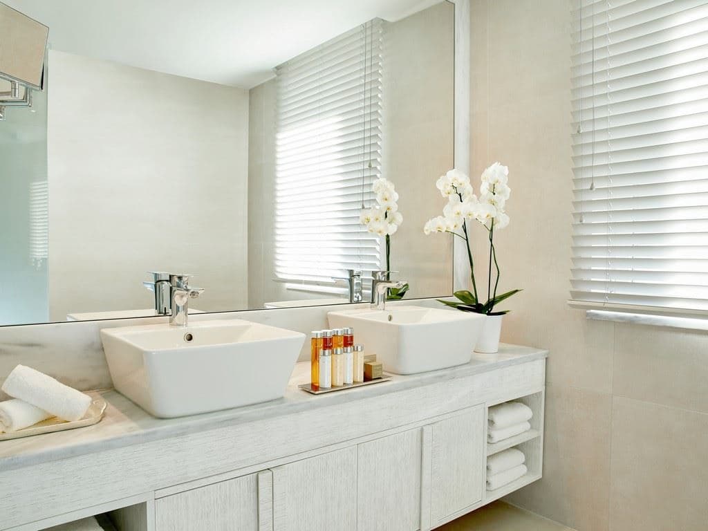 rooms-promo-double-room-inland-view-with-balcony