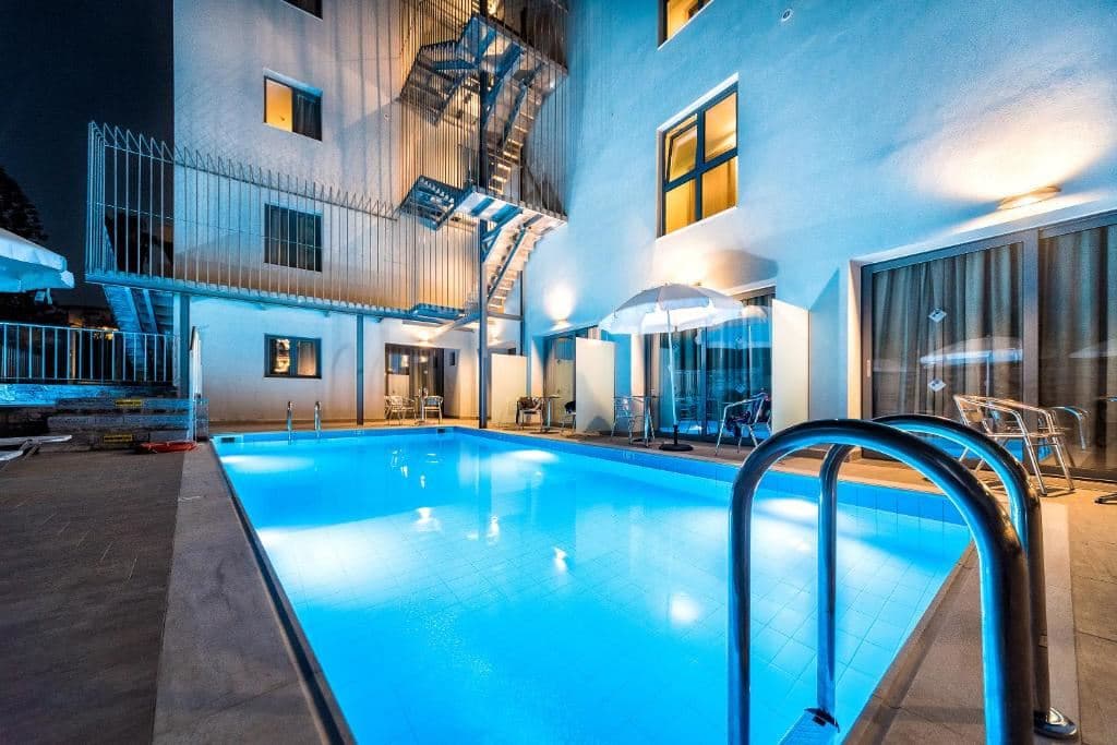 pools-outdoor-pool