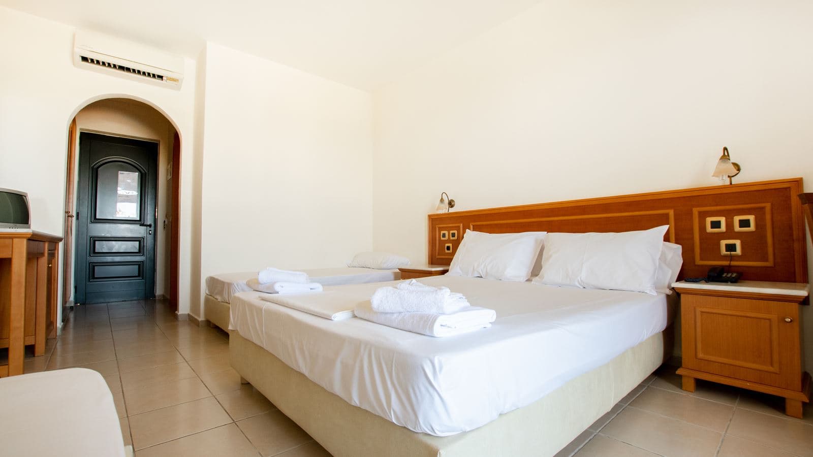 rooms-family-room