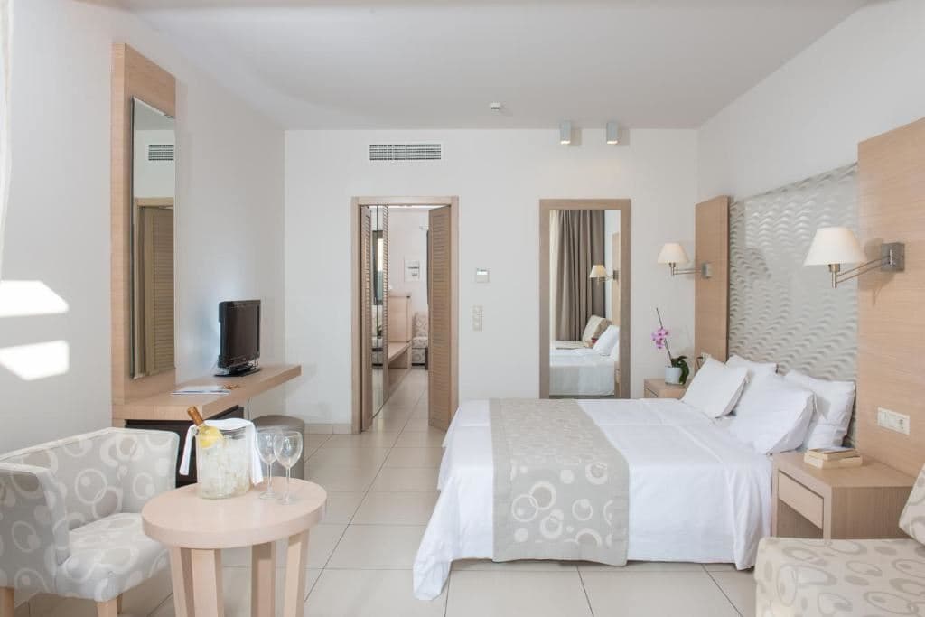 rooms-room-family-1-bedroom