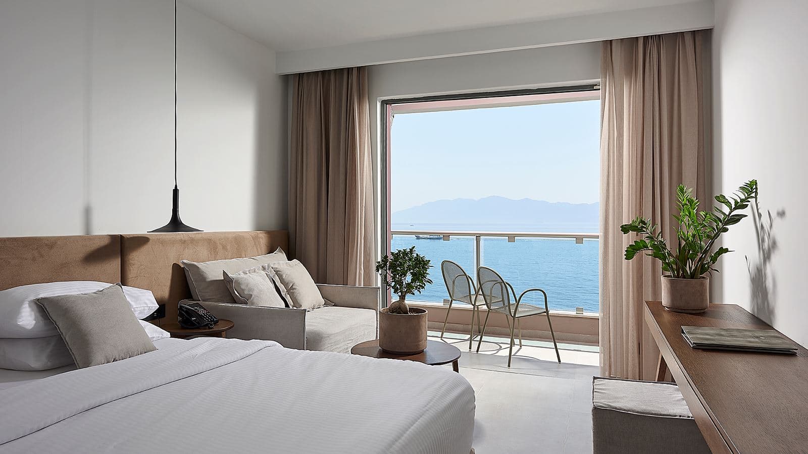 rooms-junior-suite-seafront