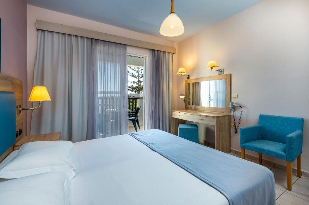 rooms-family-room