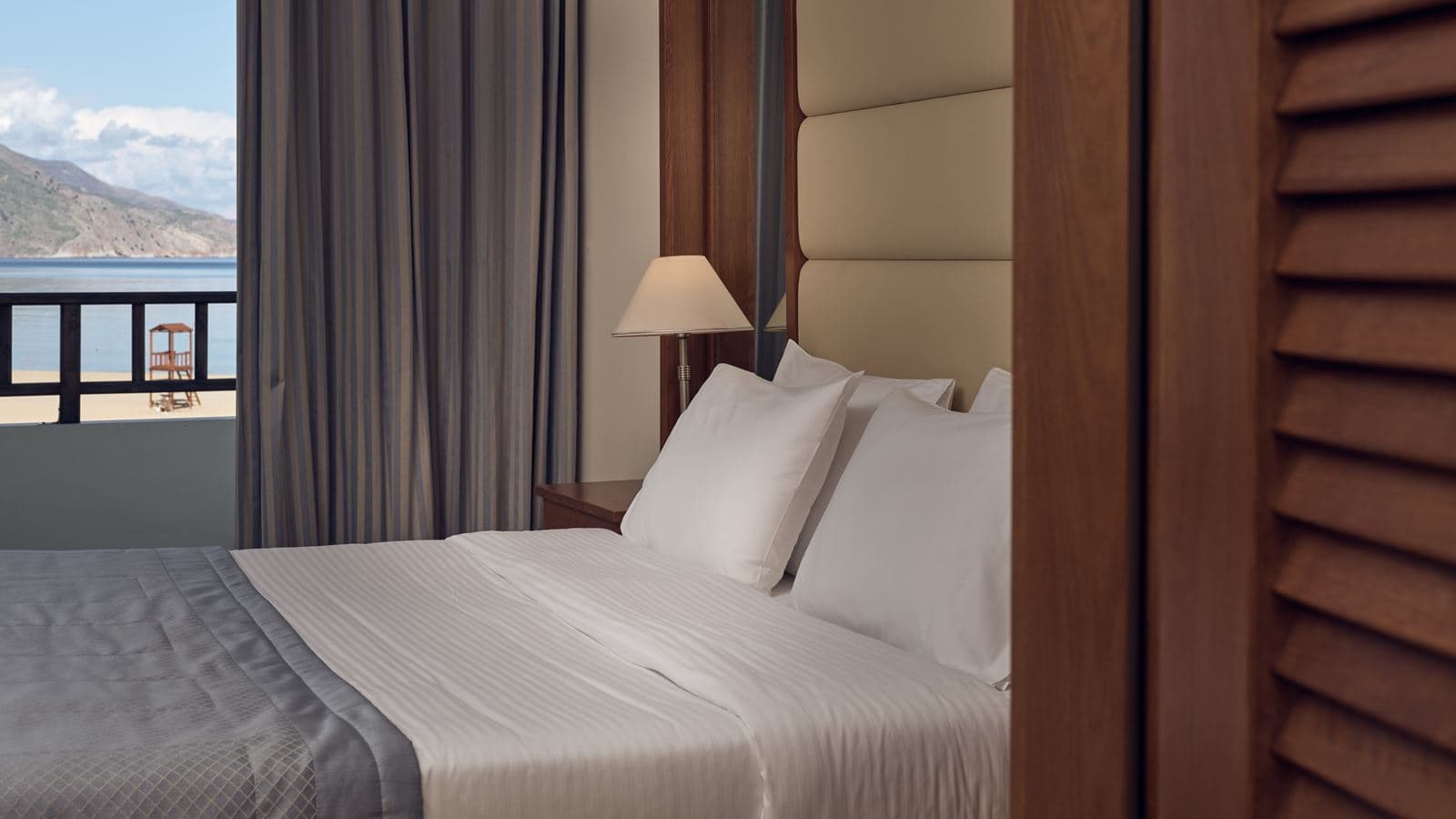 rooms-suite-deluxe-sea-view
