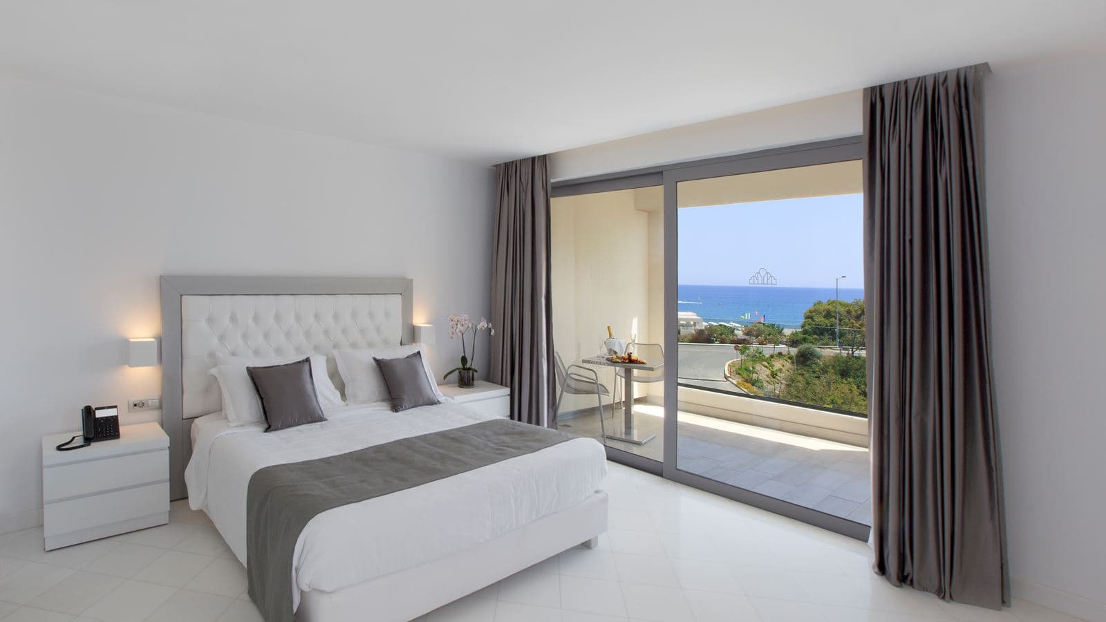 rooms-superior-suite-balcony-or-terrace