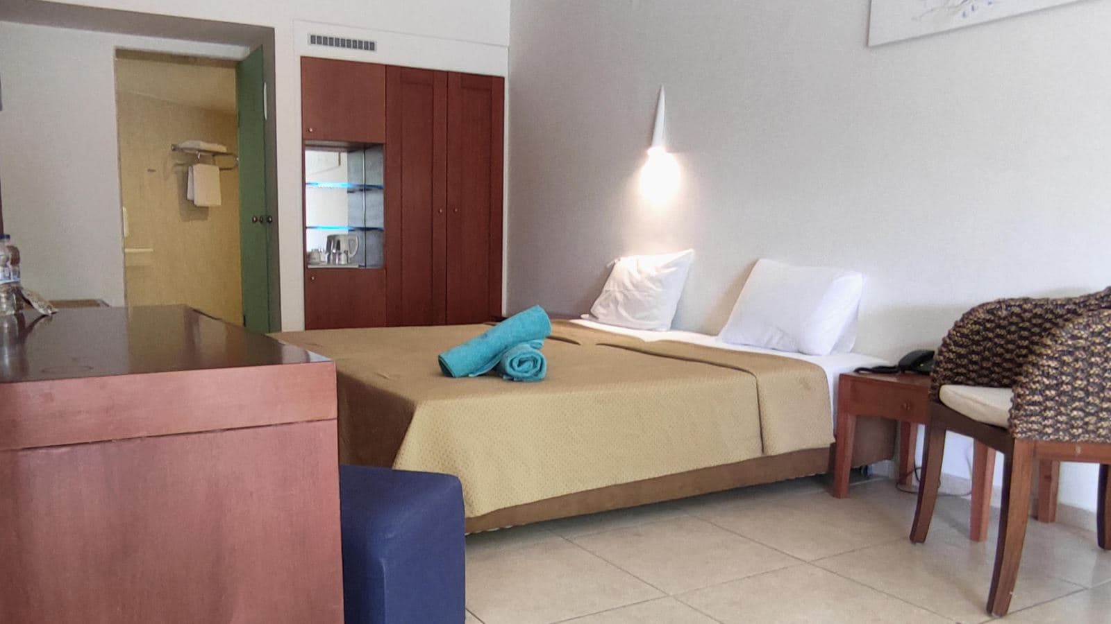rooms-room-economy