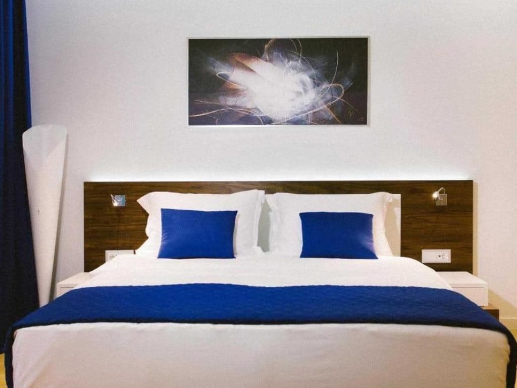 rooms-superior-room