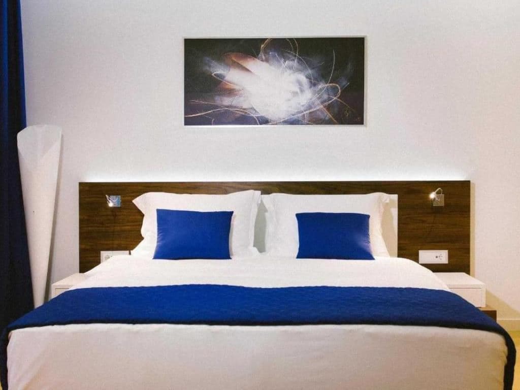 rooms-family-room