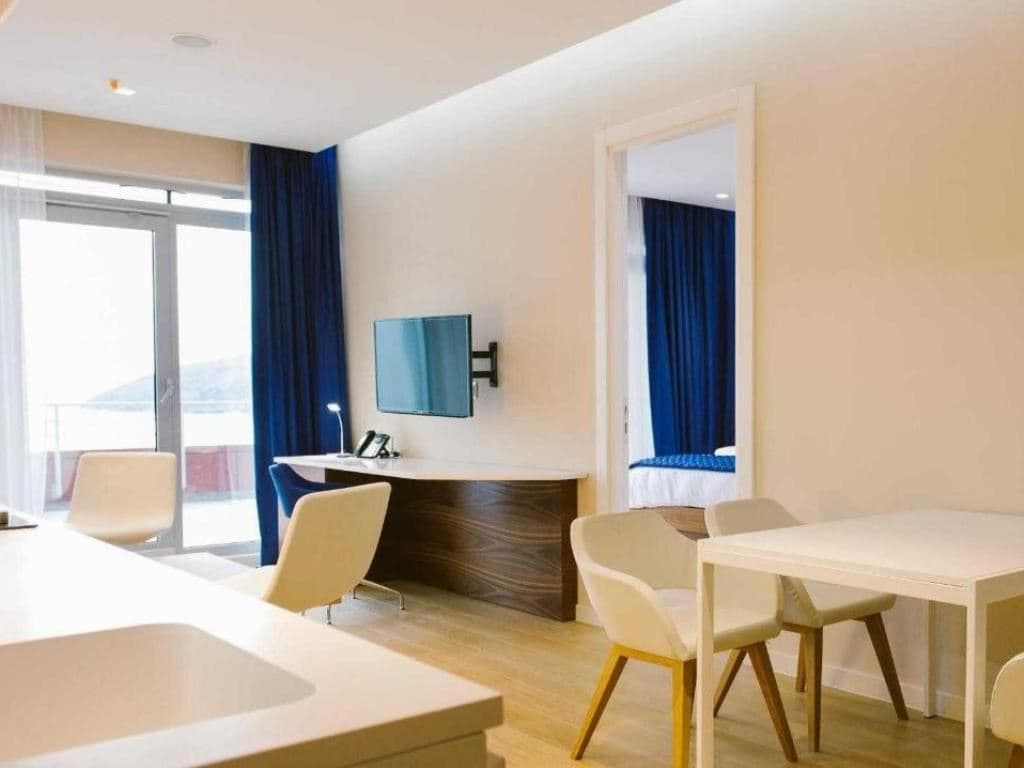 rooms-deluxe-suite