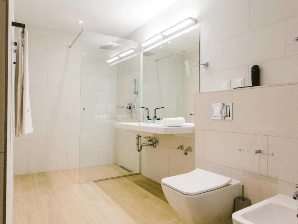 rooms-deluxe-suite