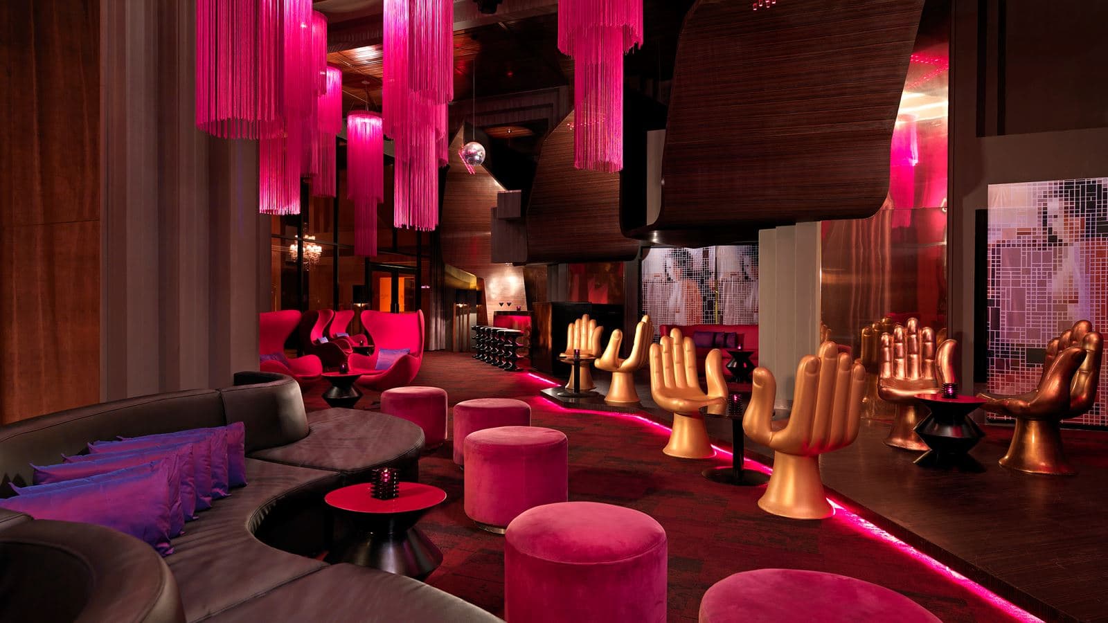 bars-red-lounge