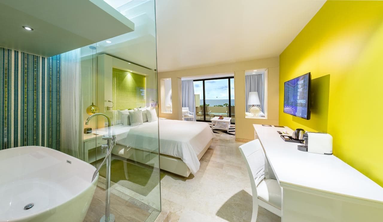 rooms-the-reserve-deluxe-suite-ocean-view