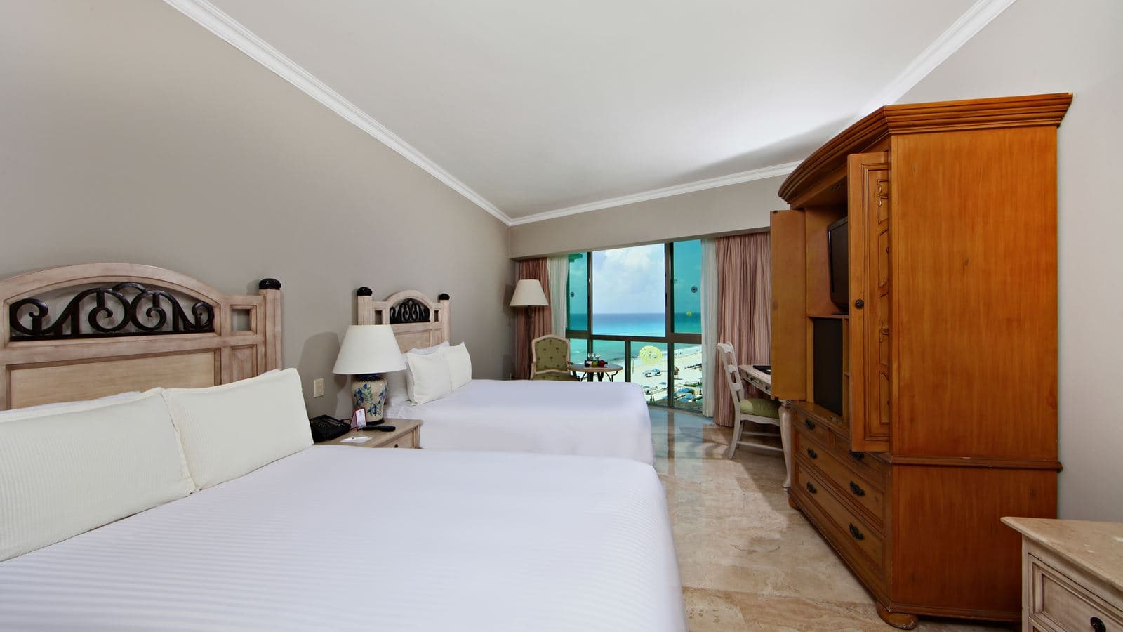 rooms-superior-room