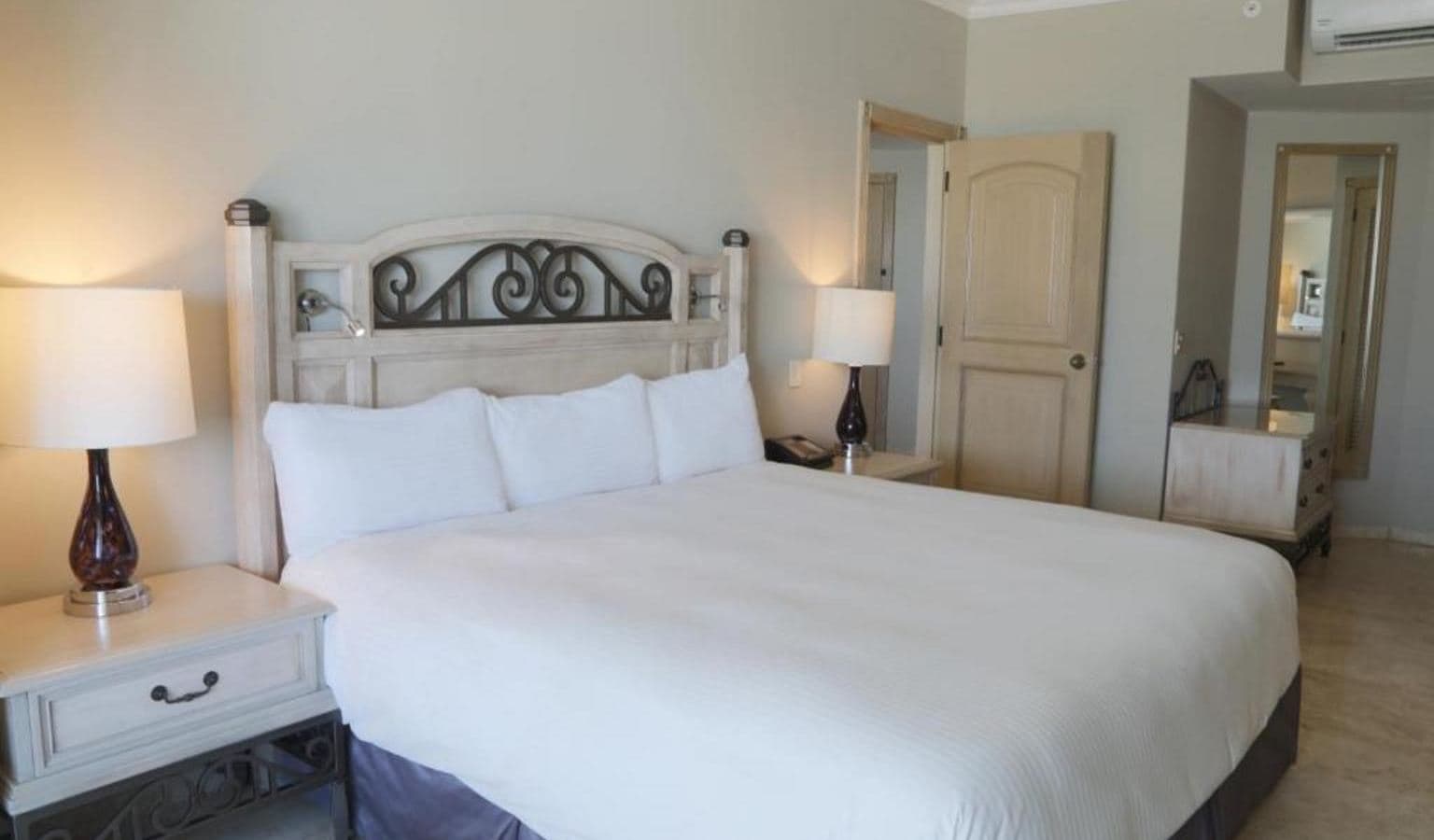 rooms-sandos-suite