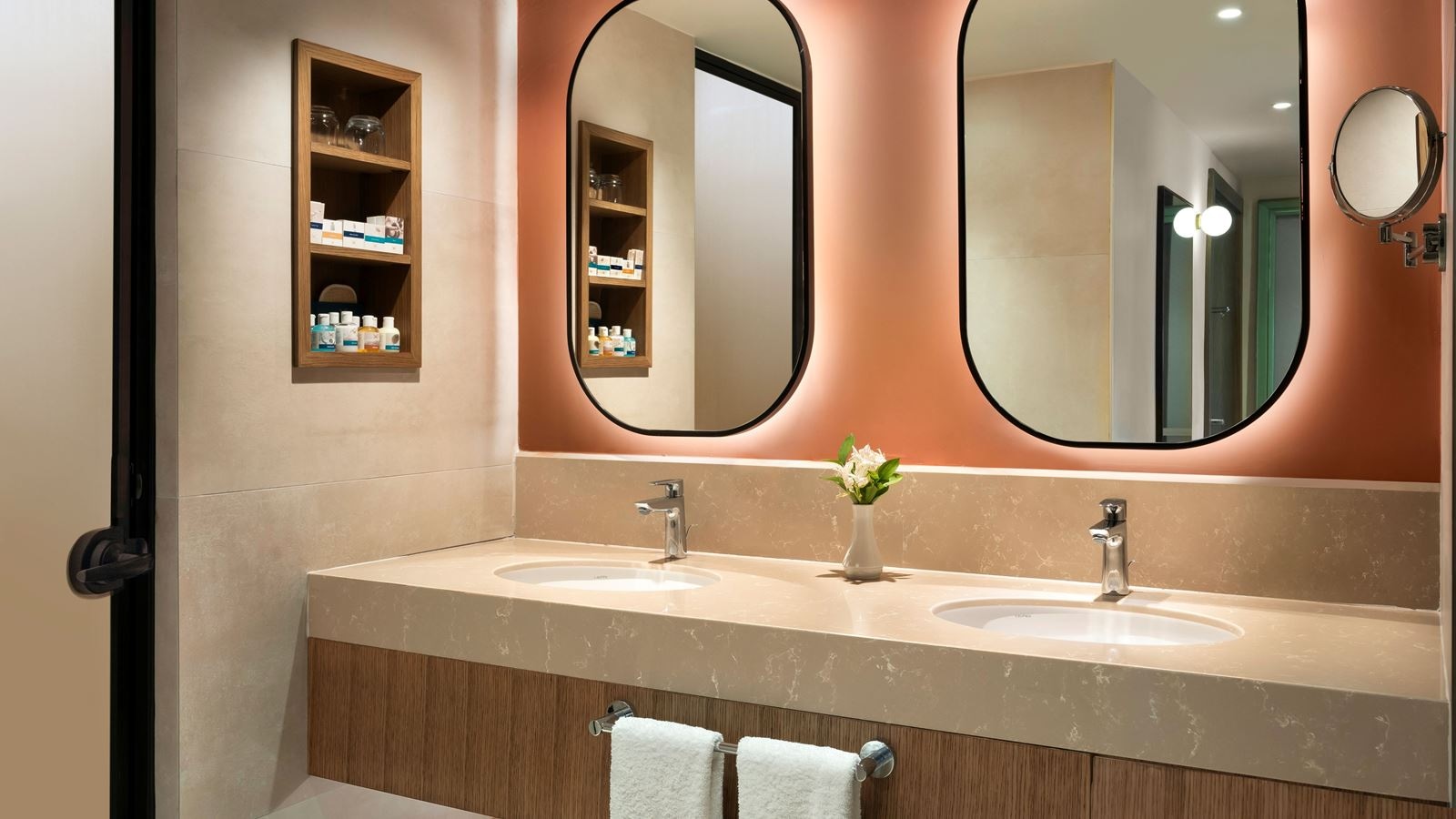 rooms-deluxe-family-room-side-sea-view-type-4ad