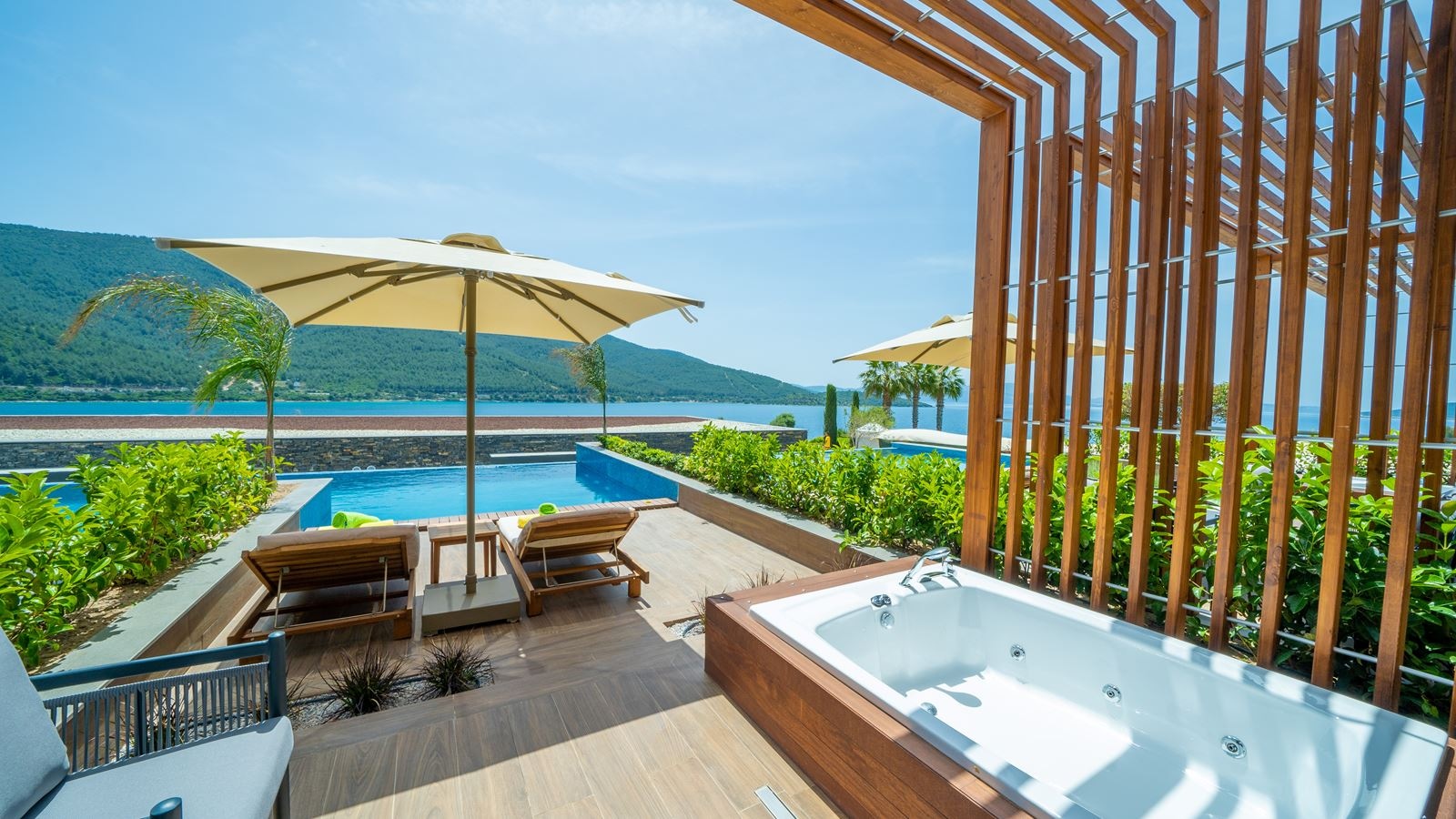 rooms-swim-up-room-sea-view