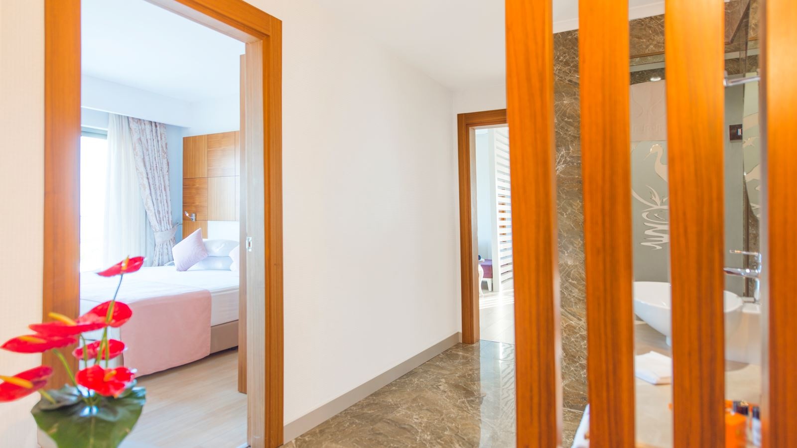 rooms-king-suit-2-bedrooms