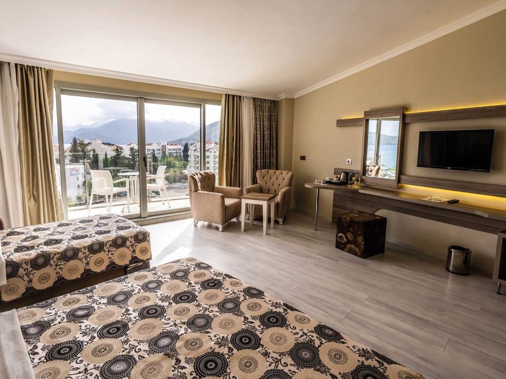 rooms-standard-room-side-sea-view