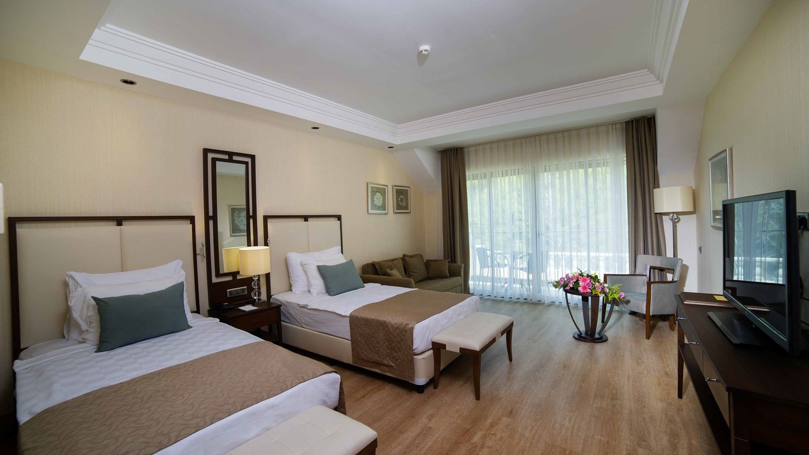 rooms-deluxe-land-view