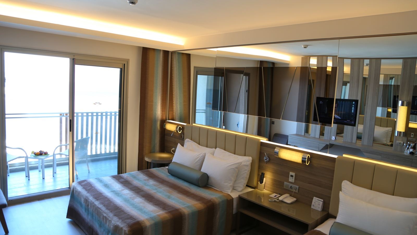 rooms-standard-side-sea-view