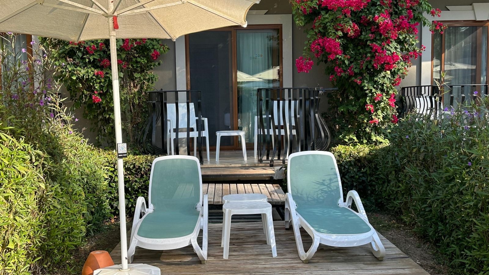 rooms-kimeros-family-room