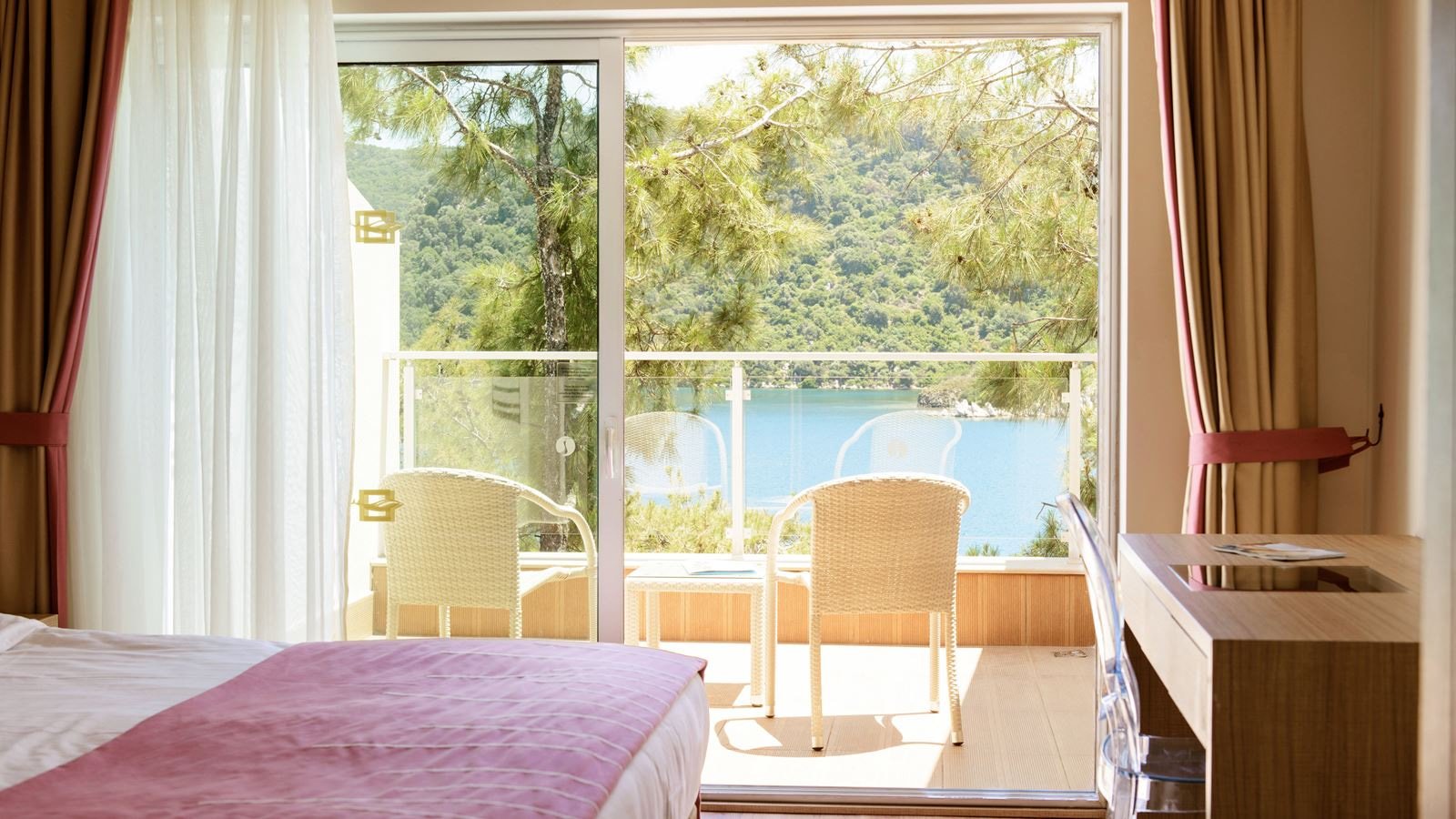 rooms-standard-room-sea-view